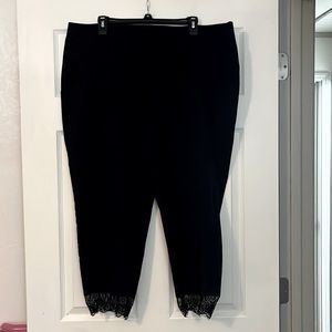 WOMEN’S PLUS SIZE LACE TRIM CAPRIS PANTS : SIZE 22W